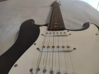Guitarra Stratocaster