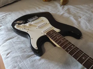 Guitarra Stratocaster