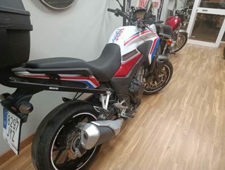 Honda CB500X Negra y Blanca