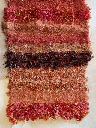 Alfombra de lana y tela 130cm x 60 cm