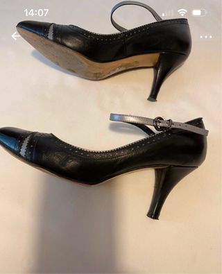 Zapatos de vestir negros con hebilla