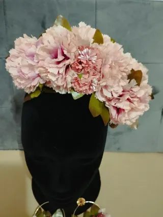 Tocado y pendientes flamenca flores rosas ideales.