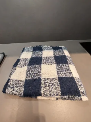 Bufandas a cuadros amarillas y azules