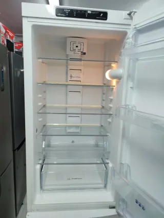 Nevera marca Whirlpool 200/60cm clase A+ garantía