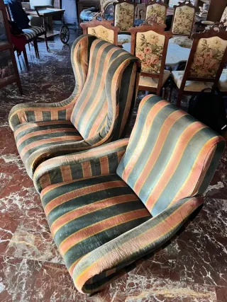 Pareja sillones vintage (1 orejero) tapizado rayas