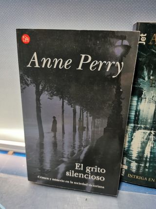 3 libros de la autora ANNE PERRY
