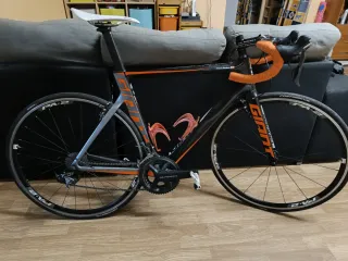 Bicicleta de carretera Giant Negra/Naranja