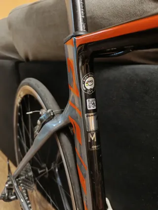 Bicicleta de carretera Giant Negra/Naranja