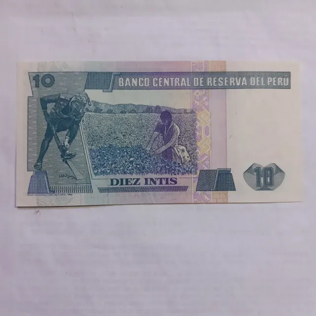 Lote I de 4 Billetes Latinoamericanos