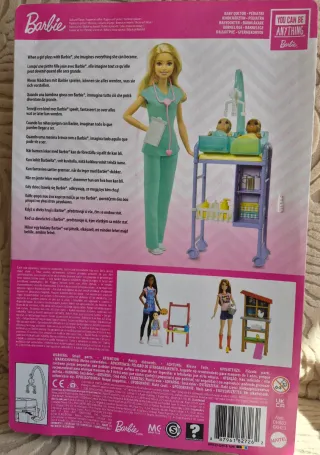 Barbie Pediatra con Bebés y Accesorios
