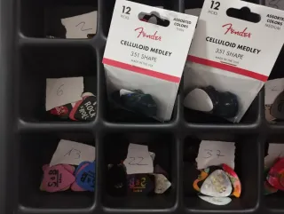 Lote 480 púas + Expositor DUNLOP