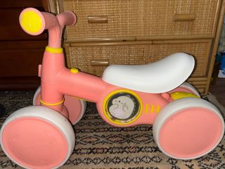 Bicicleta de equilibrio infantil rosa