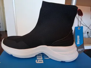 Zapatillas MTNG Mujer Negras y Blancas