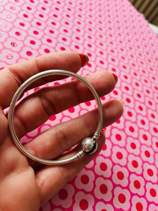 Pulsera Rígida Pandora Essence Plata