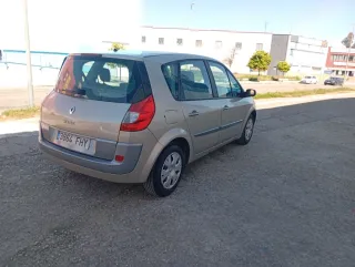 Renault Scenic 14 gasolina 71000 kilómetros