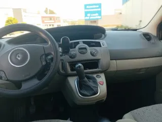 Renault Scenic 14 gasolina 71000 kilómetros