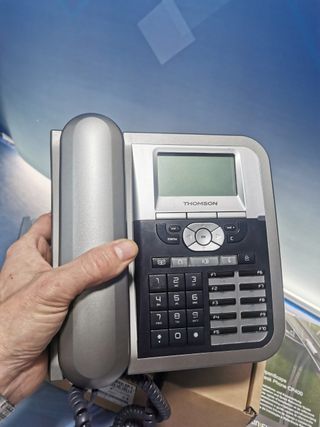 telefono de oficina THOMSON telecom modelo ST 2030 con pantalla buen estado