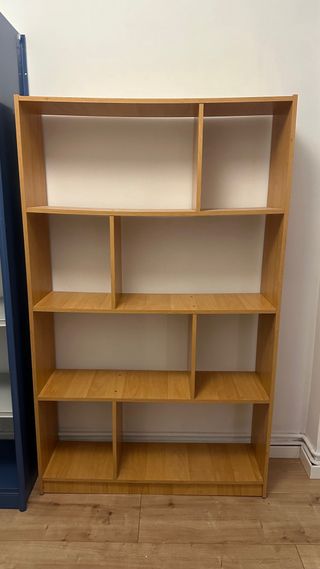 Estantería de madera
