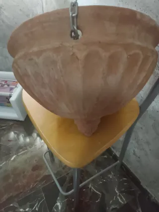 Macetón colgante terracota con cadena