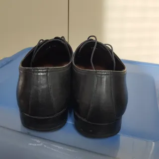 Scarpe eleganti in vitello nero con lacci