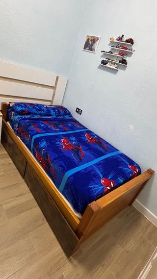 Cama personal con su colchón