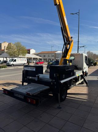 Nissan Cabstar Camión Cesta 3500kg