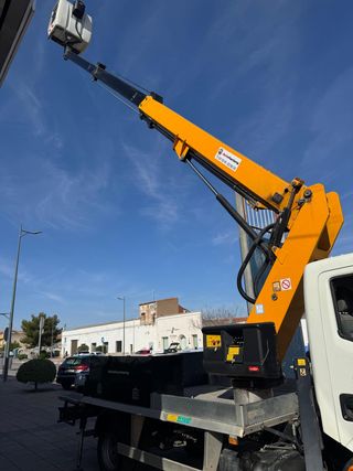 Nissan Cabstar Camión Cesta 3500kg