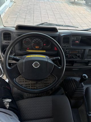Nissan Cabstar Camión Cesta 3500kg