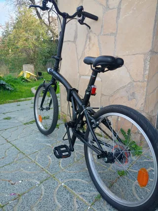 Bicicleta BTWiN plegable negra. Precio Negociable