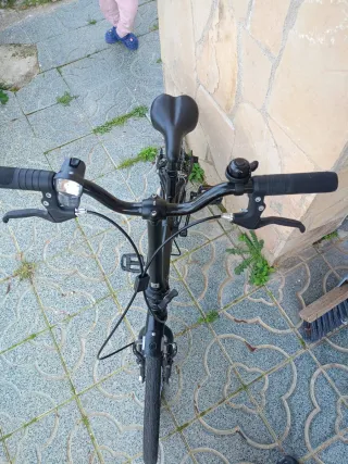 Bicicleta BTWiN plegable negra. Precio Negociable