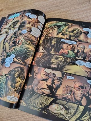 Vengadores Desunidos-Marvel Deluxe