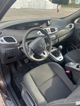 Renault Scenic 2011