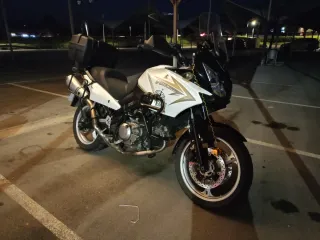 Suzuki V-Strom Negra Maletas Laterales
