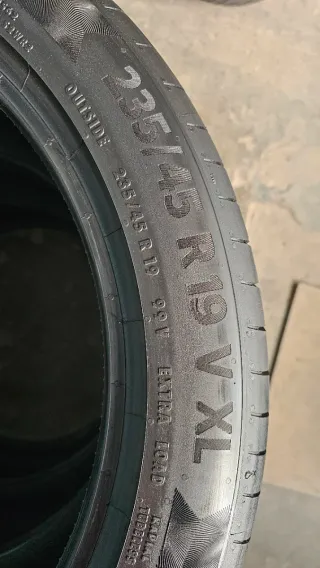 Neumáticos 235 45 19 Continental seminuevos