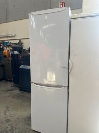 Nevera Combi INDESIT