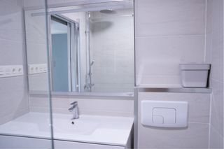 Se alquila una habitación en piso compartido.