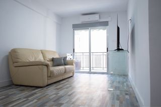 Se alquila una habitación en piso compartido.