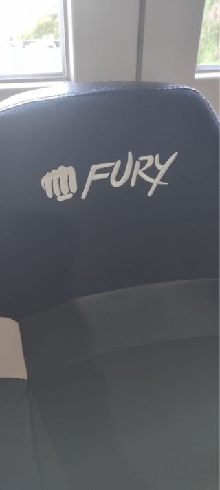 Silla Gaming Fury Negra y Blanca