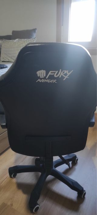 Silla Gaming Fury Negra y Blanca