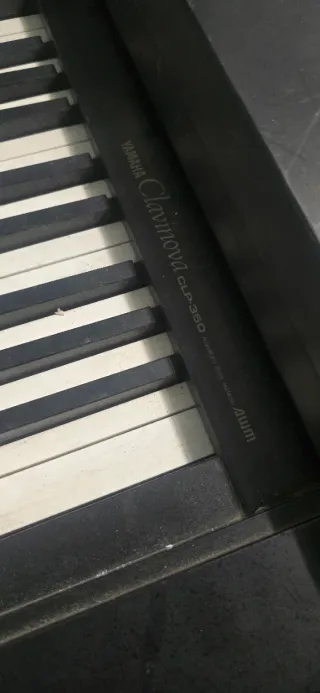 Piano Yamaha Clavinova
