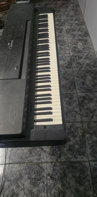 Piano Yamaha Clavinova
