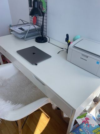Escritorio ikea y silla