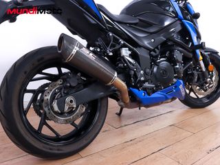 SUZUKI GSX 750