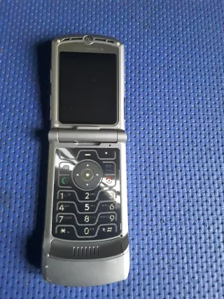 Motorola RAZR V3 2004 Argento