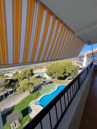 Ayudante para instalación de toldos