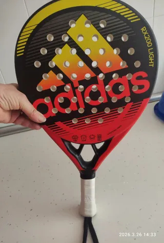 Nueva. Pala pádel Adidas RX200 LIGHT.