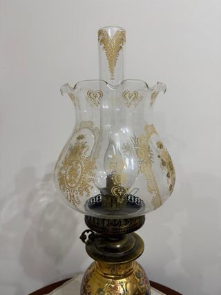 Lampada da tavolo classica in porcellana e vetro