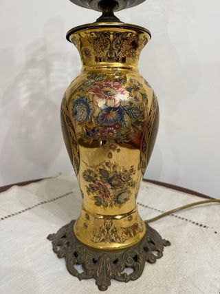 Lampada da tavolo classica in porcellana e vetro