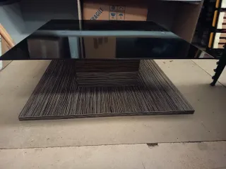 Mesa Salon cristal y madera cebrano,  Otra blanca