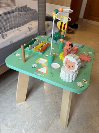 Mesa actividades infantil